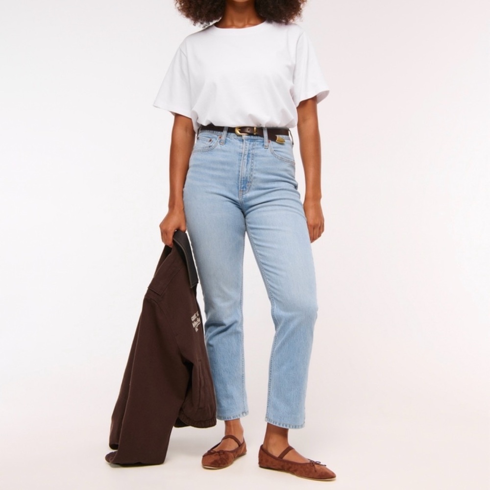 NEW WITH TAGS: Abercrombie Ultra High Rise Ankle Straight Jeans — Curve Love